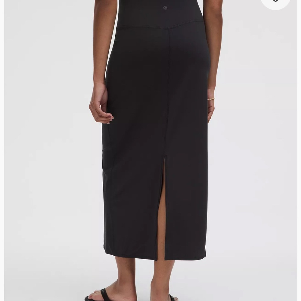 Lululemon Athletica Black Midi Pencil Skirt - brand new - size medium - Nulu